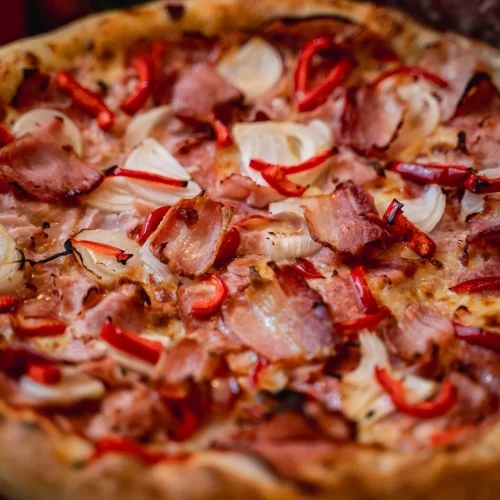 meniu-pizza-al-pacino-timisoara-pizza-mamamia-livrare-04 Pizza Al Pacino cu salam, șuncă, costiță și legume + Pizzeria Mama Mia – Rețete italiene autentice. Livrare GRATUITĂ în Timișoara și comunele din jur.