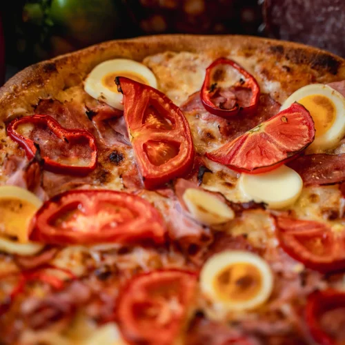 meniu-pizza-fantazia-timisoara-pizza-mamamia-livrare-03 Pizza Fantazia cu salam, șuncă, legume și ou + Pizzeria Mama Mia – Rețete italiene autentice. Livrare GRATUITĂ în Timișoara și comunele din jur.