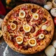 meniu-pizza-giovanni-timisoara-pizza-mamamia-livrare-01 Pizza Giovanni cu cârnați afumați, ou și legume + Pizzeria Mama Mia – Rețete italiene autentice. Livrare GRATUITĂ în Timișoara și comunele din jur.