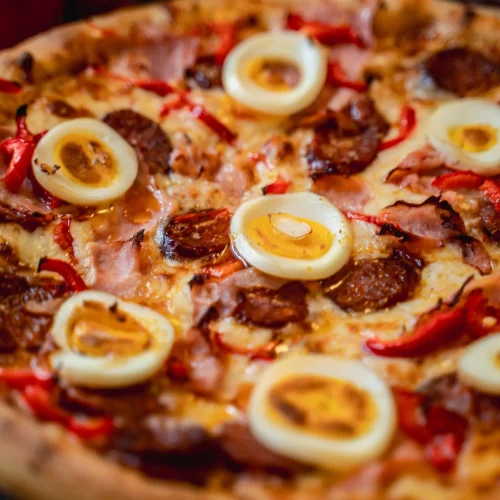 meniu-pizza-giovanni-timisoara-pizza-mamamia-livrare-03 Pizza Giovanni cu cârnați afumați, ou și legume + Pizzeria Mama Mia – Rețete italiene autentice. Livrare GRATUITĂ în Timișoara și comunele din jur.