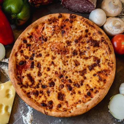 Pizza Margherita cu sos roșii și cașcaval – rețetă simplă și autentică + Pizzeria Mama Mia. Livrare GRATUITĂ în Timișoara și comunele din jur.