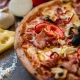 meniu-pizza-sorina-timisoara-pizza-mamamia-livrare-02 Pizza Sorina cu salam, șuncă, costiță, ciuperci și telemea + Pizzeria Mama Mia – Rețete italiene autentice. Livrare GRATUITĂ în Timișoara și comunele din jur.