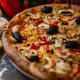 meniu-pizza-vegetariana-timisoara-pizza-mamamia-livrare-04 Pizza Vegetariana cu legume proaspete, cașcaval și măsline + Pizzeria Mama Mia – Rețete italiene autentice. Livrare GRATUITĂ în Timișoara și comunele din jur.